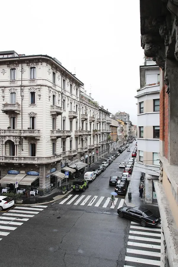 Macedonio Melloni 18 Cinque Giornate Hotel Milan